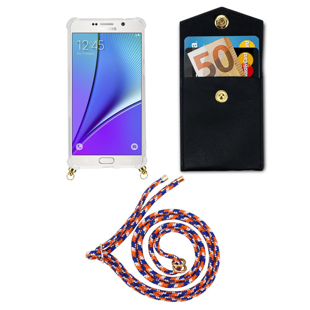 Telefono Samsung bianco con custodia, portafoglio nero con carte, laccetto arancione/blu.