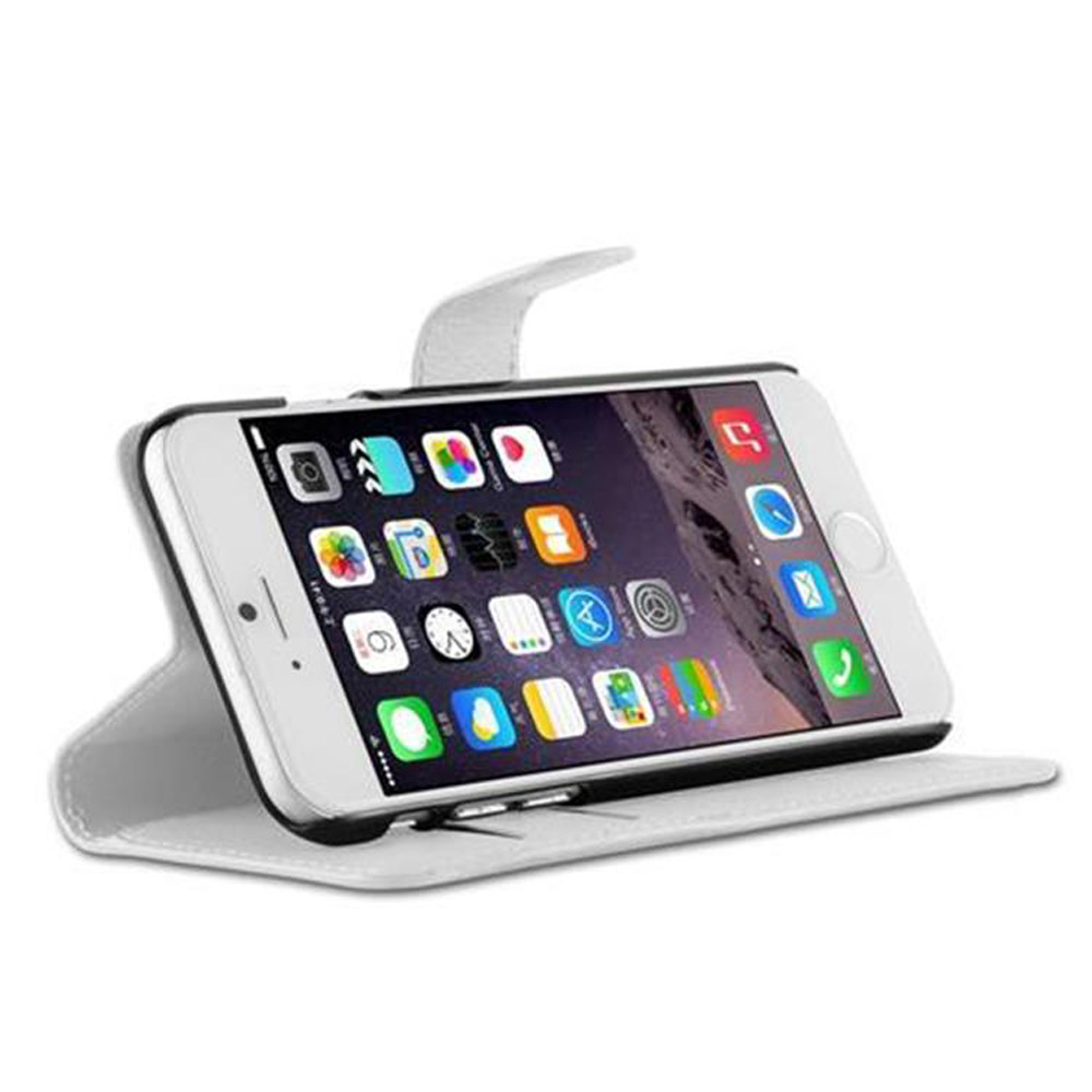 Un iPhone bianco con custodia aperta su una superficie bianca.