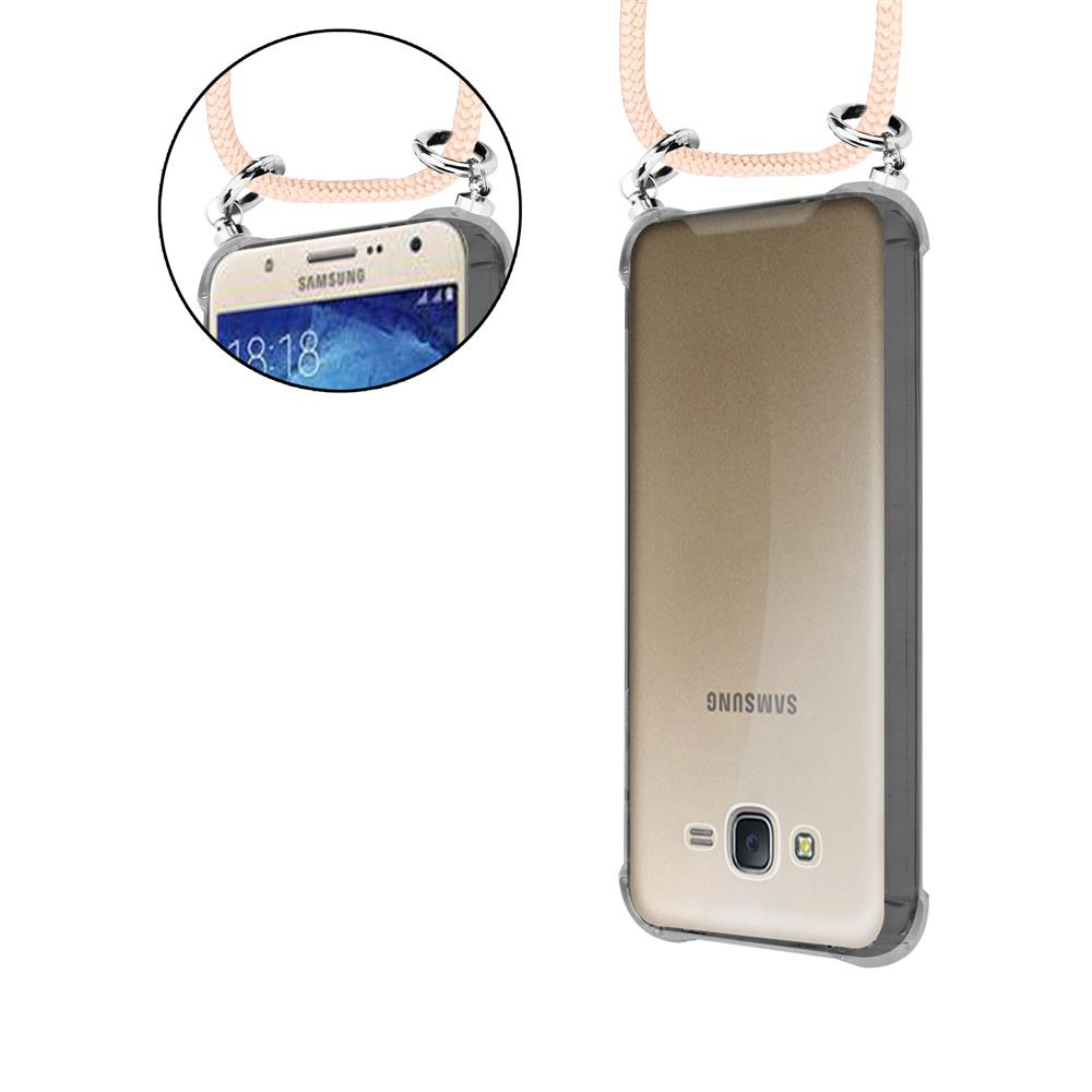 Ein Samsung-Smartphone mit einem Band, das an einer Schutzhülle befestigt ist.