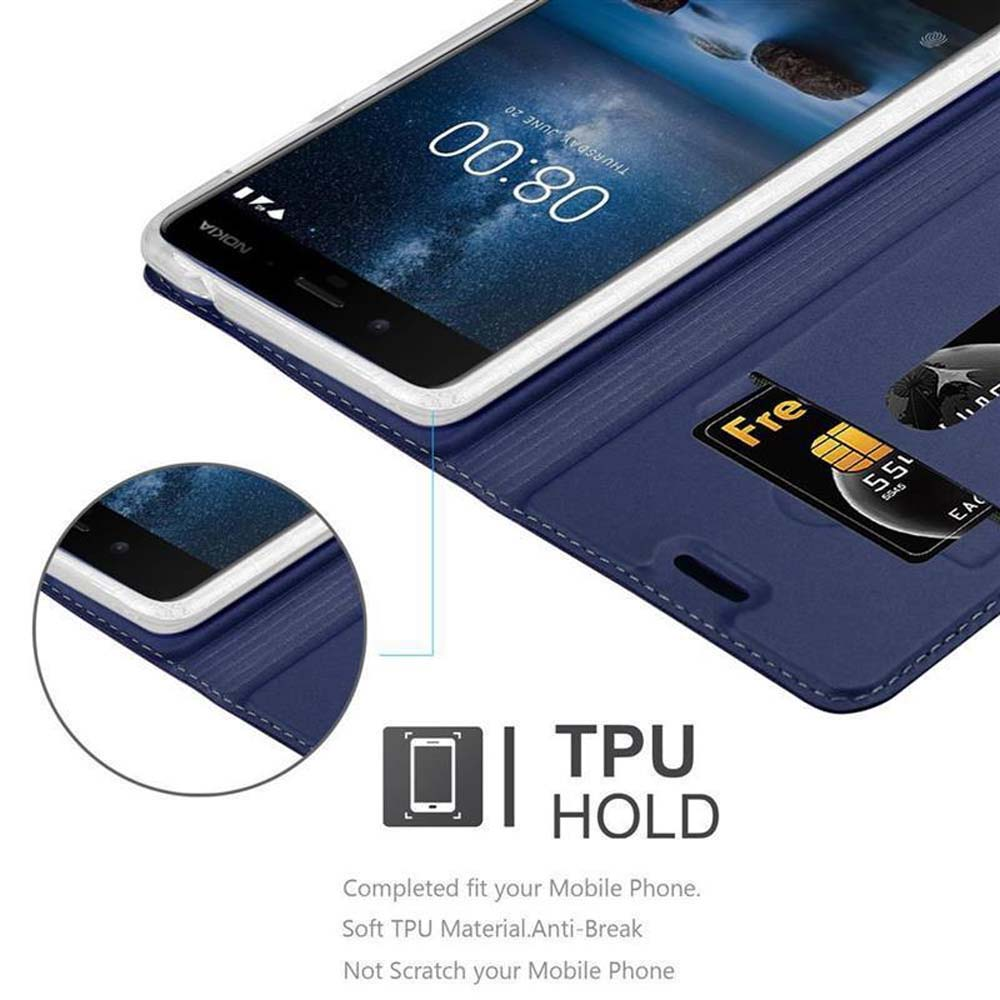 Una custodia a libro blu per cellulare con un telefono Nokia impostato alle 8:00.