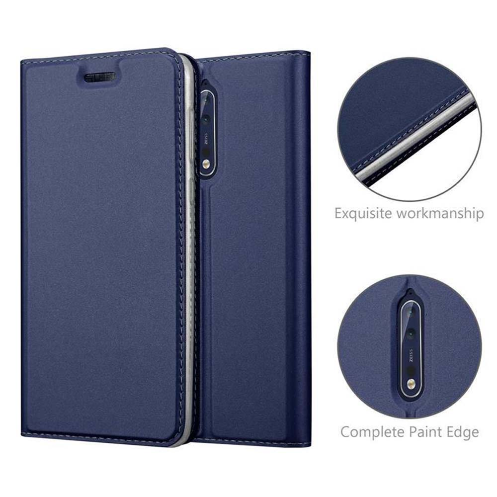 Custodia blu per telefono con cuciture precise e ritaglio.