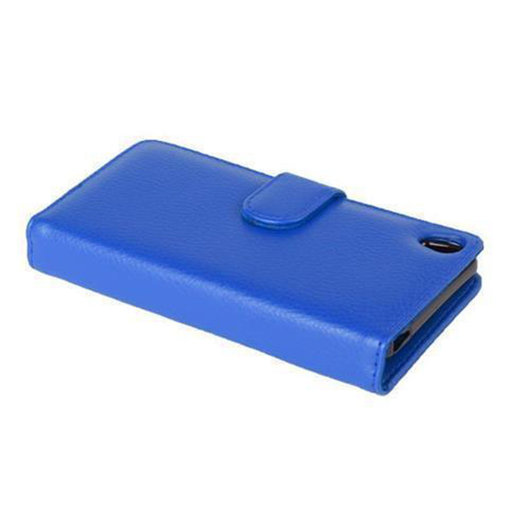 Una custodia a flip in pelle blu per smartphone, su sfondo bianco.