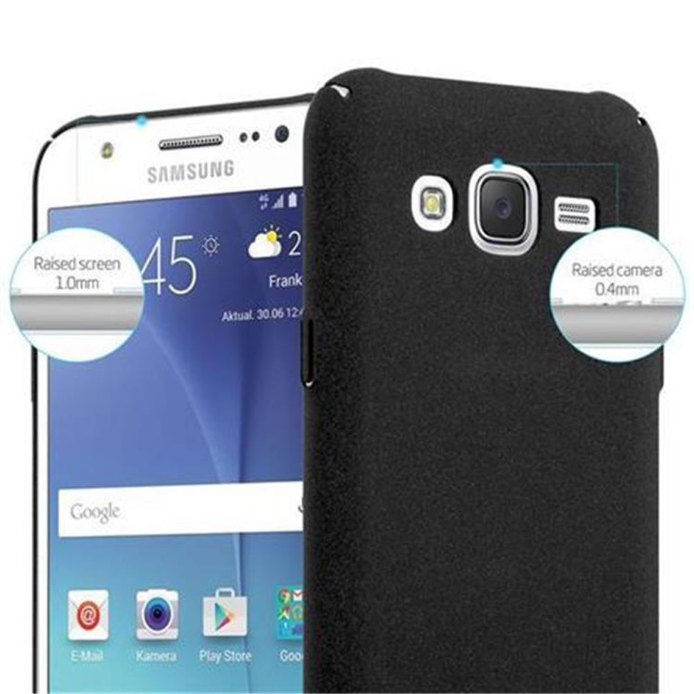 Telefono nero in custodia protettiva. Fronte mostra 45°, meteo.