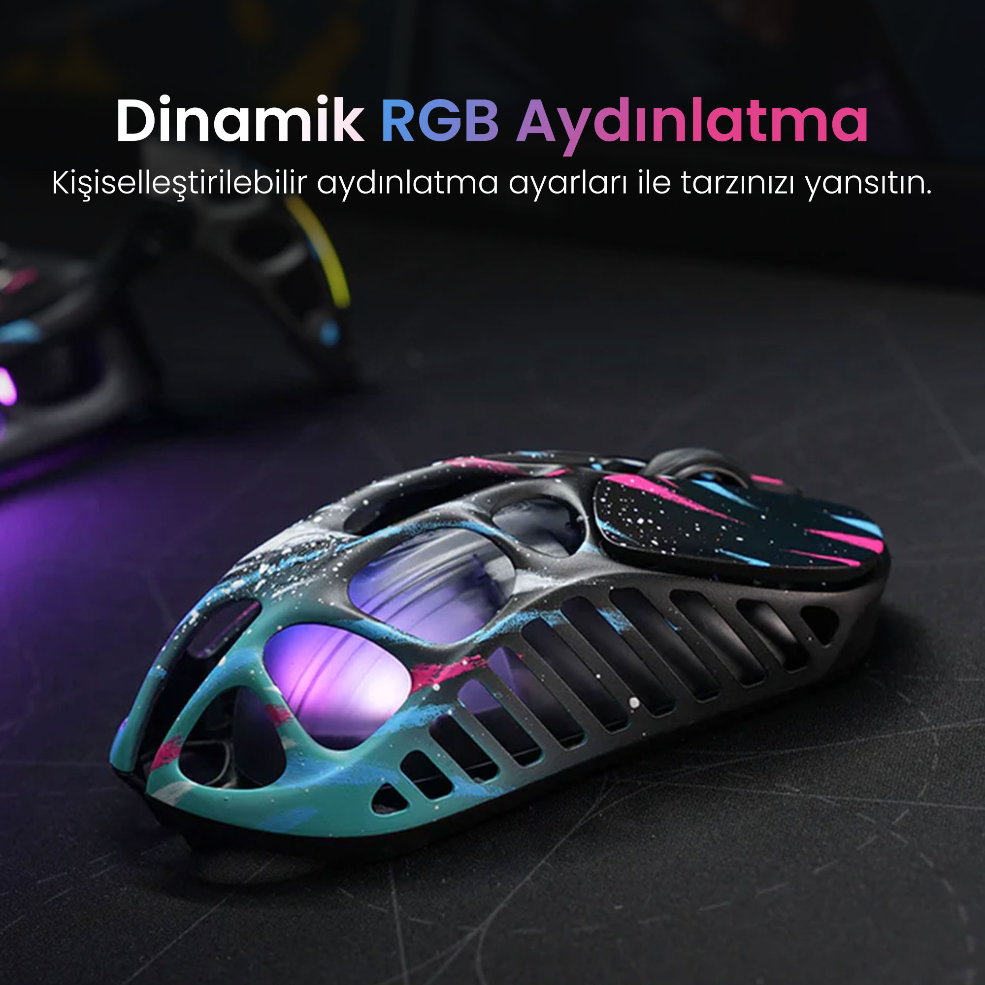 Mysz gamingowa z dynamicznym oświetleniem RGB, czarna ze wzorem teal/róż.