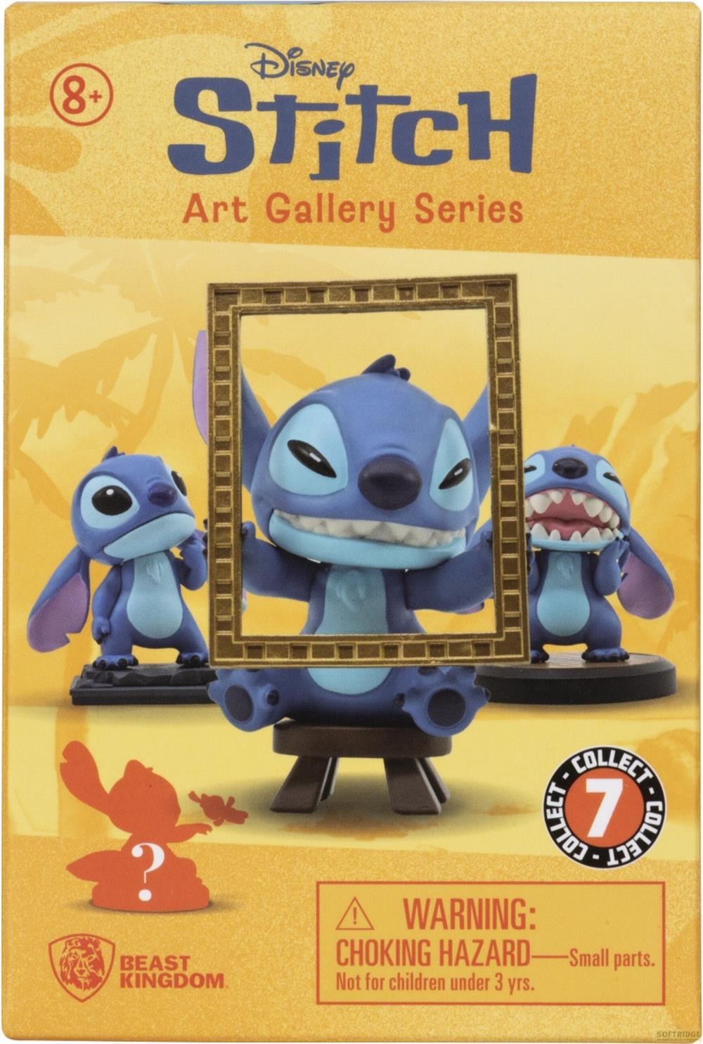 Drei Stitch-Figuren auf gelbem Hintergrund mit einem Bilderrahmen und Warnhinweisen.