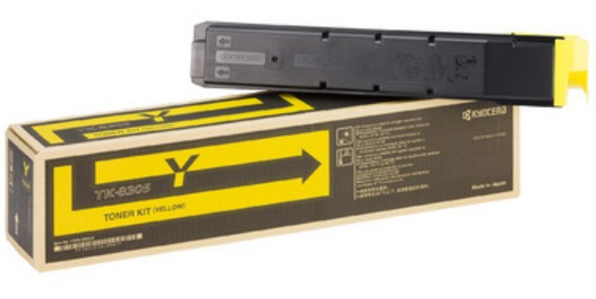 Una cartuccia di toner Kyocera gialla poggia su una scatola di imballaggio gialla e nera.