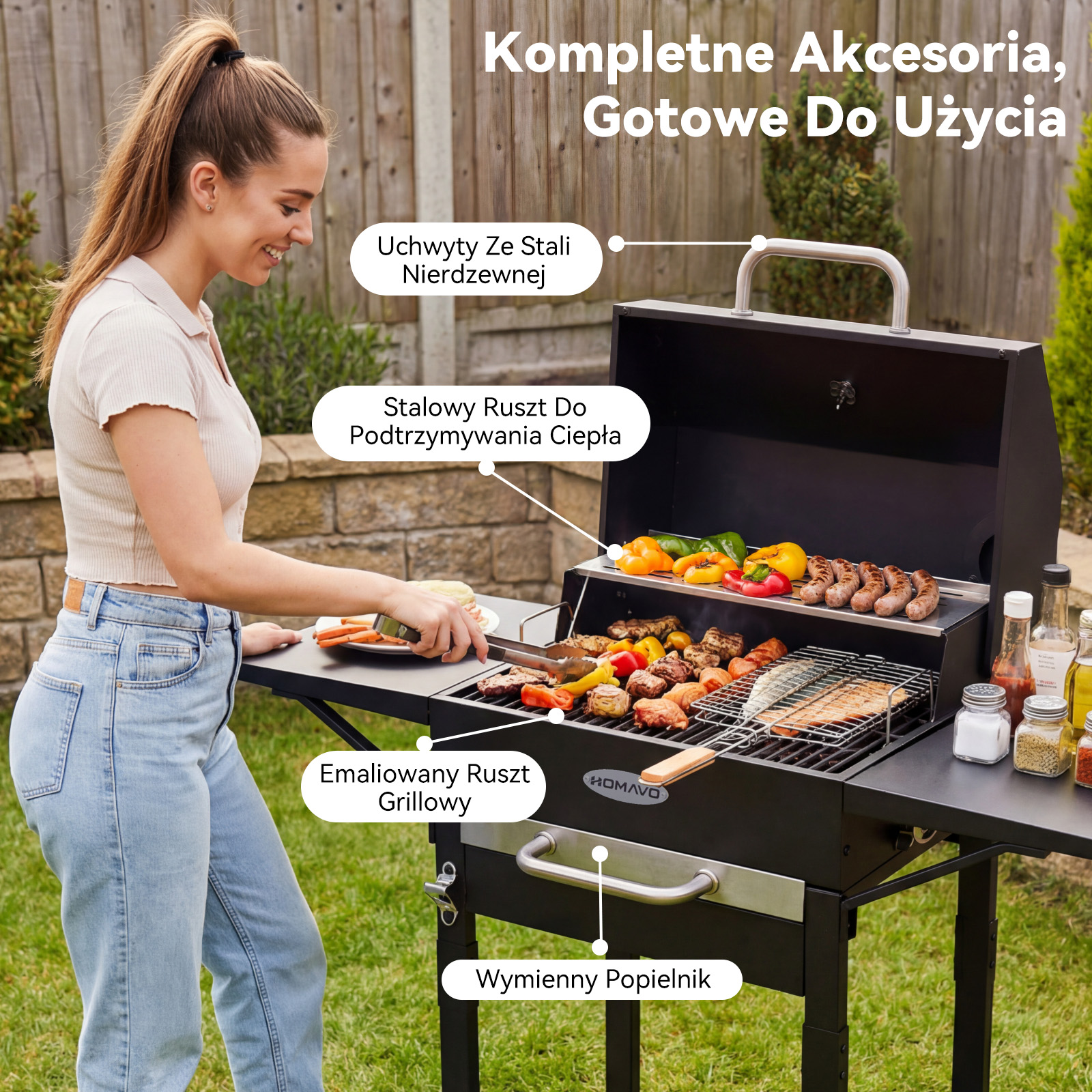 Kobieta korzysta z grilla z dużą ilością mięsa, ryb i warzyw. Uchwyty ze stali.