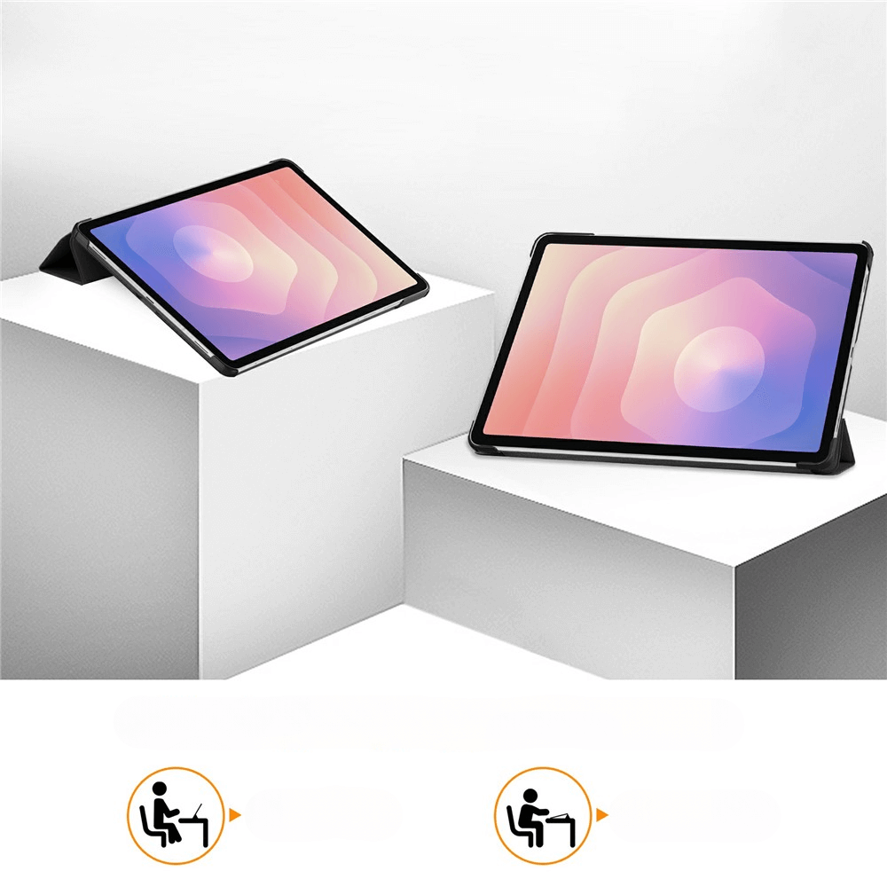 Zwei Tablets mit bunten Bildschirmen auf weißen Würfeln.