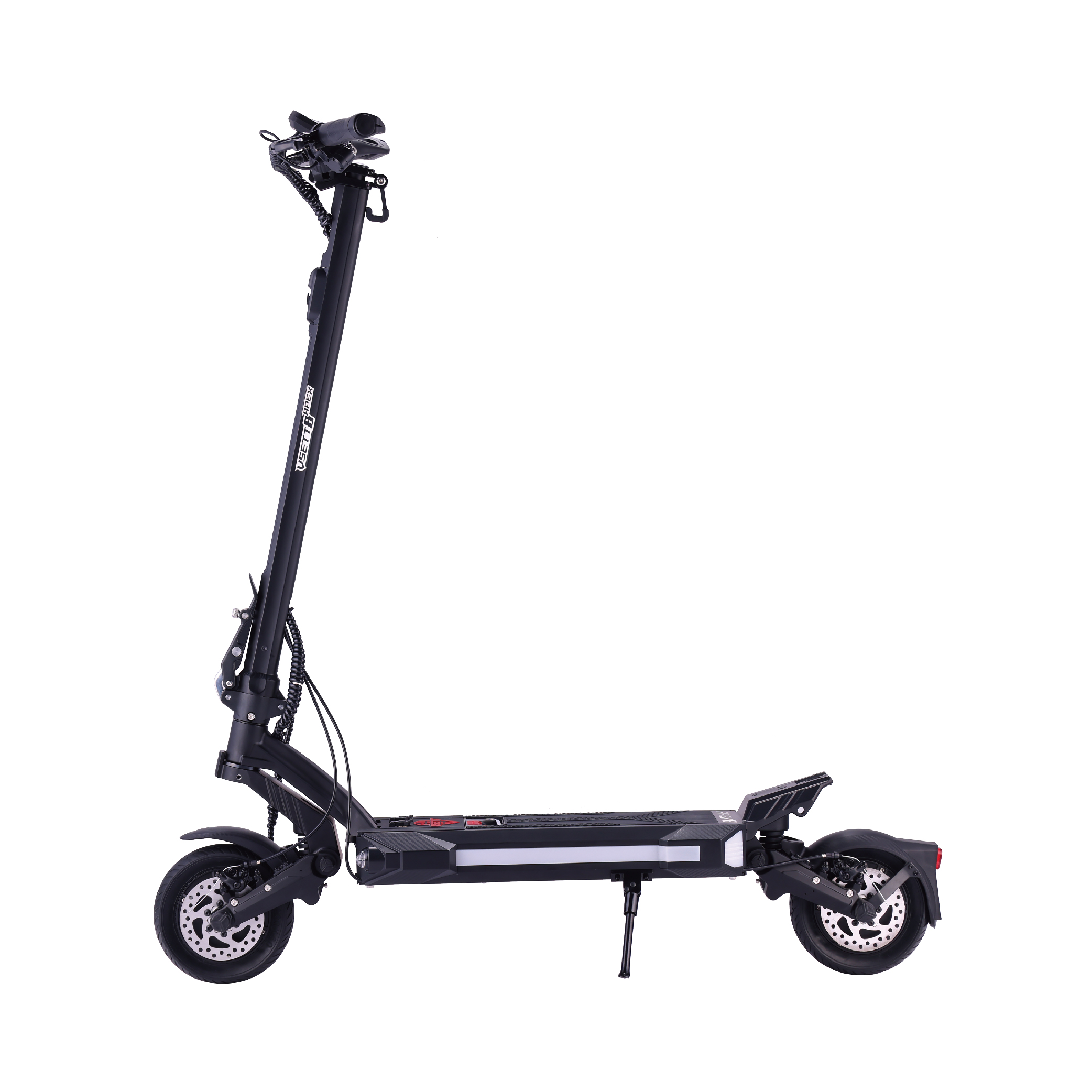 Siyah elektrikli scooter, basamak, gidon ve tekerlekli.