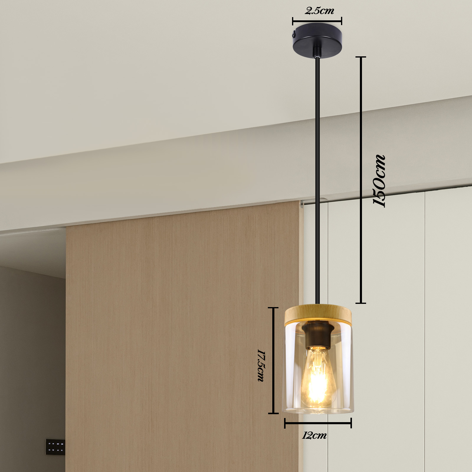 Hängeleuchte mit Glaskolben und Holzdetail, Maße angegeben.