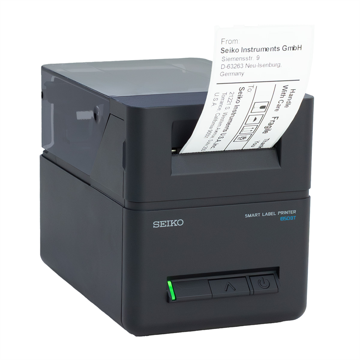 Ein schwarzer Seiko Smart Label Drucker mit einem ausgegebenen Versandetikett.