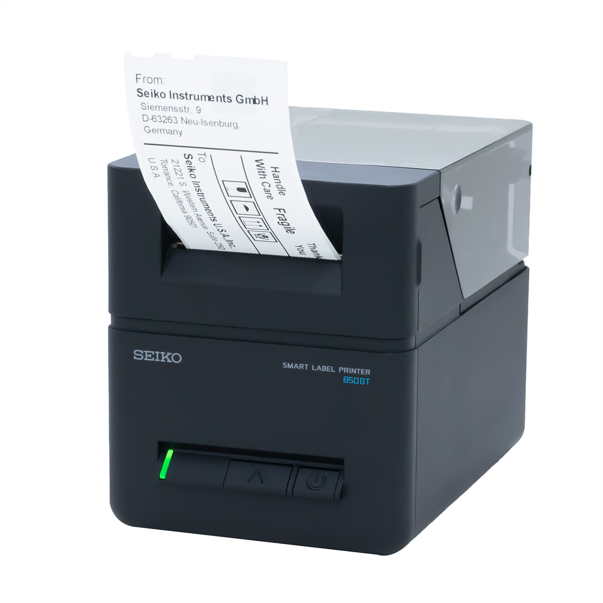 Ein schwarzer Seiko Smart Label Drucker 850BT mit einem gedruckten Etikett.