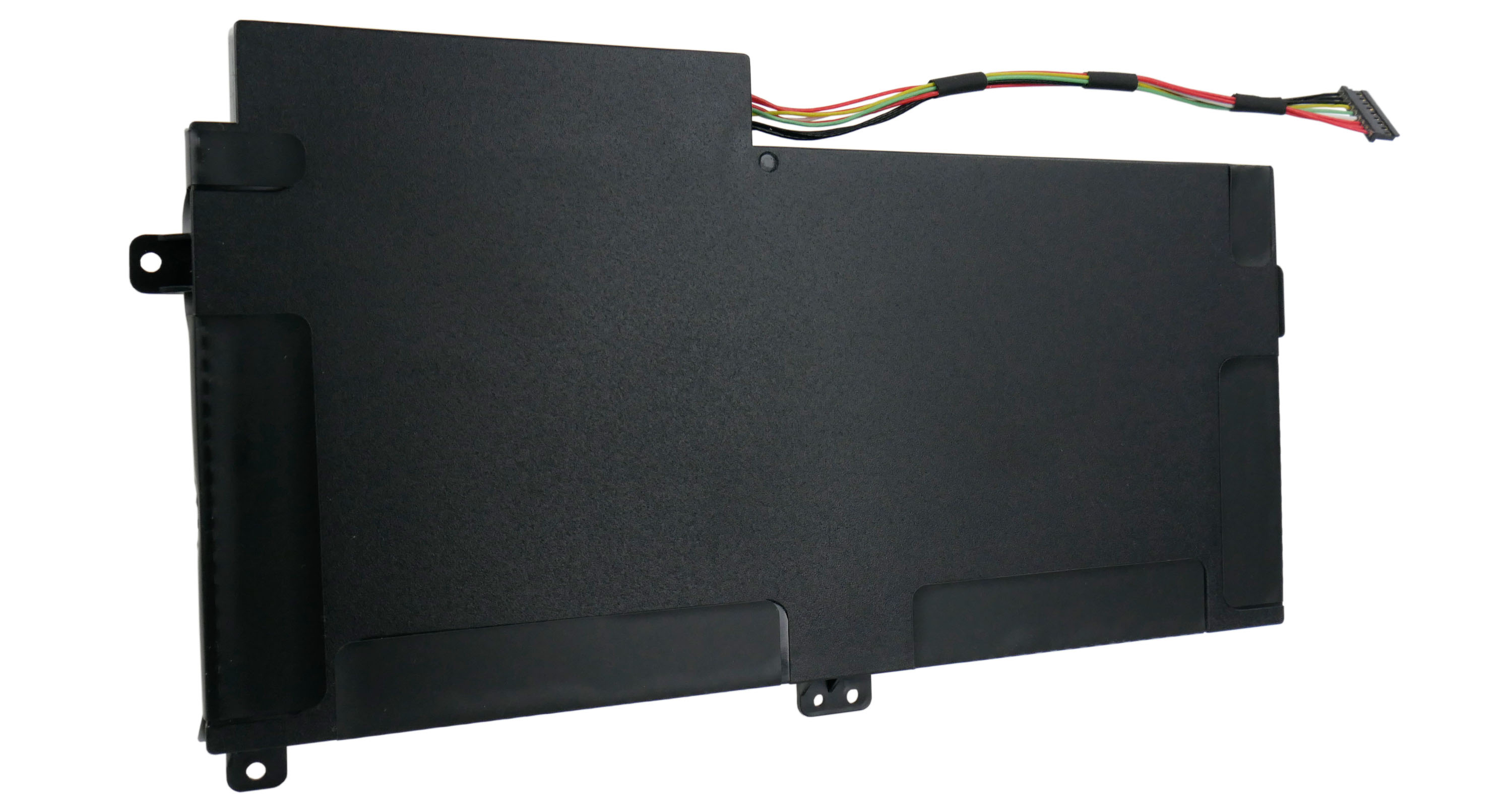 Czarna bateria z przewodami, białe tło.