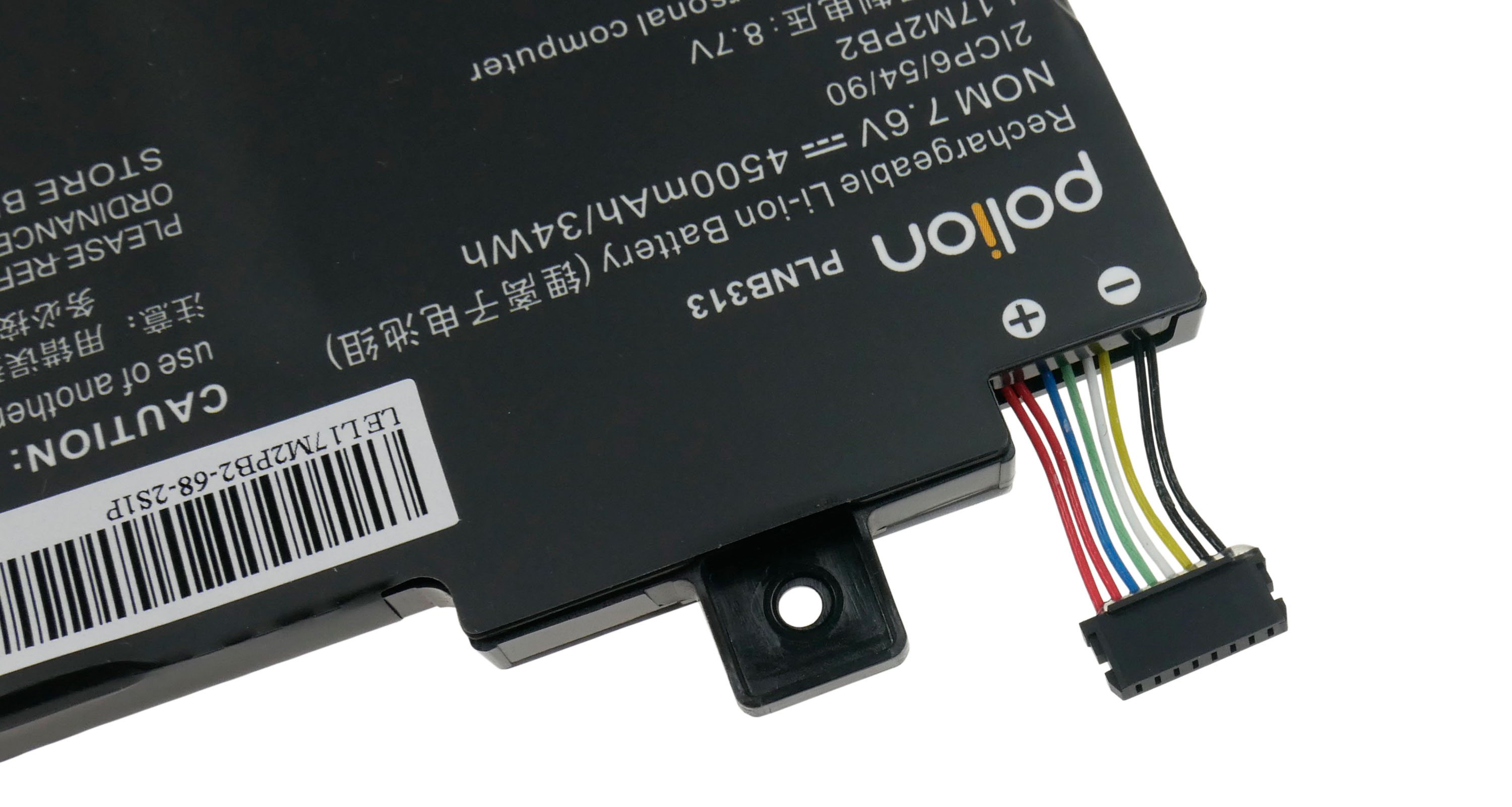 Czarny akumulator z przewodami i etykietami. Model PLNB313.