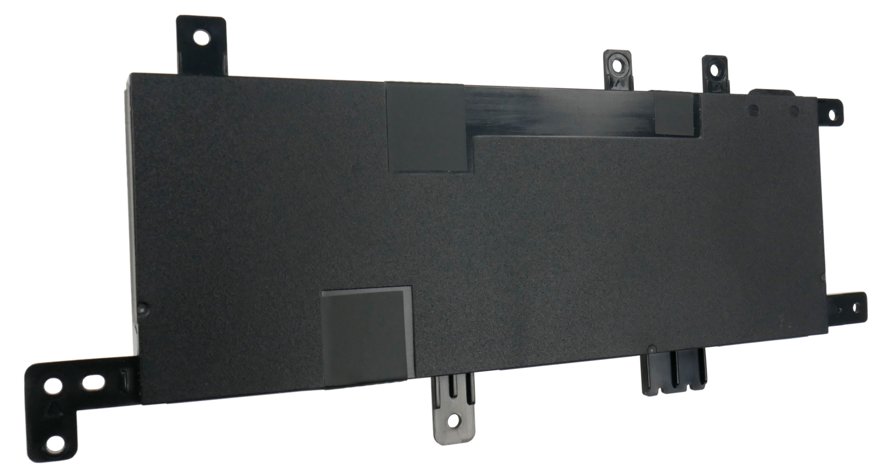 Czarny prostokątny element elektroniczny z uchwytami montażowymi i otworami.