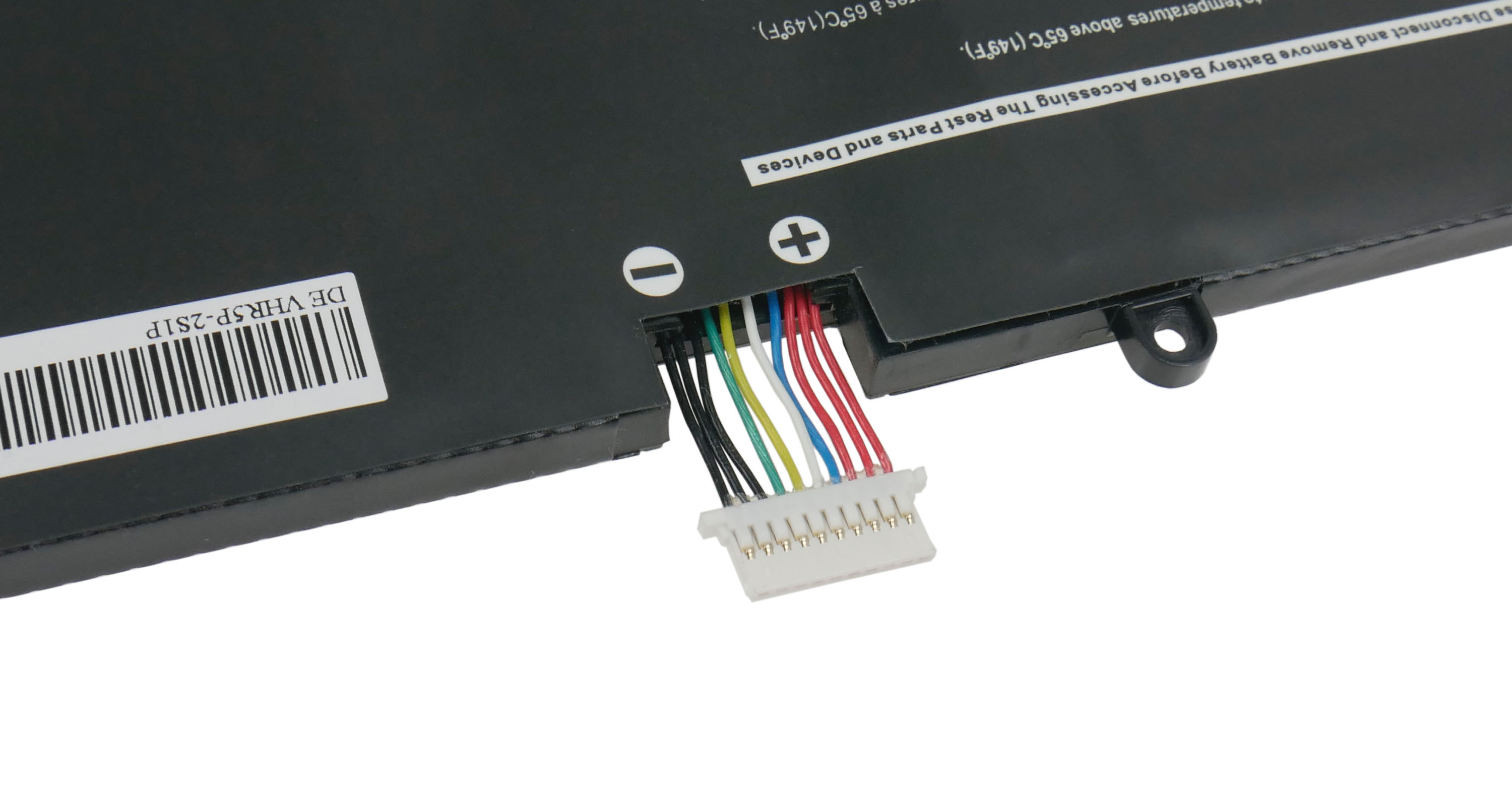 Czarna bateria z przewodami, kodem kreskowym i tekstem ostrzegawczym.