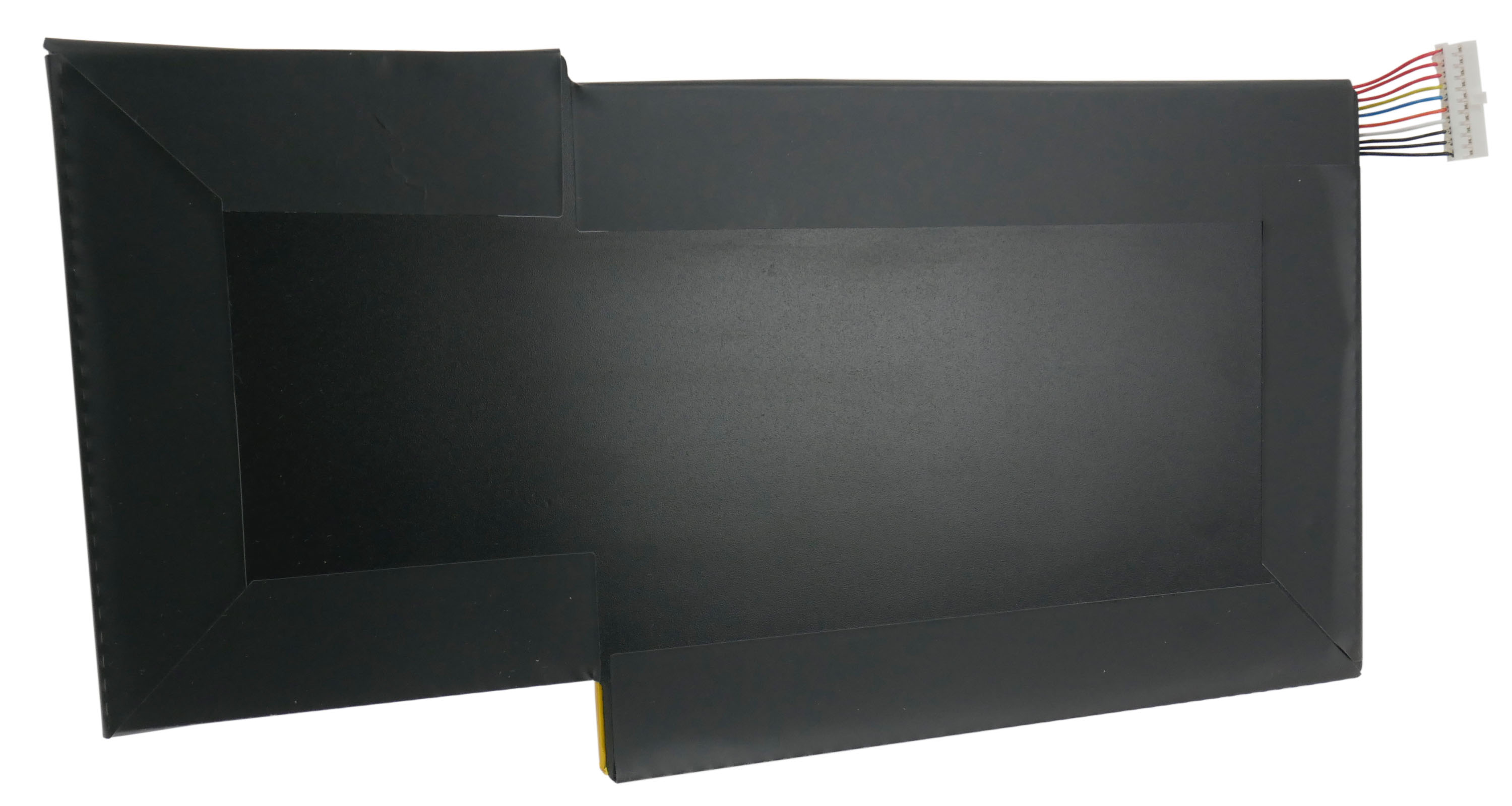 Czarna bateria ze złączem kablowym i kolorowymi przewodami na białym tle.