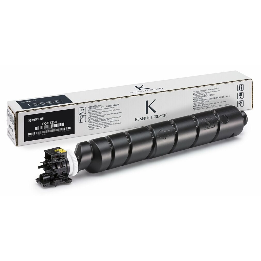 Cartuccia toner Kyocera TK-8335K nera nella sua confezione. Vista ravvicinata.