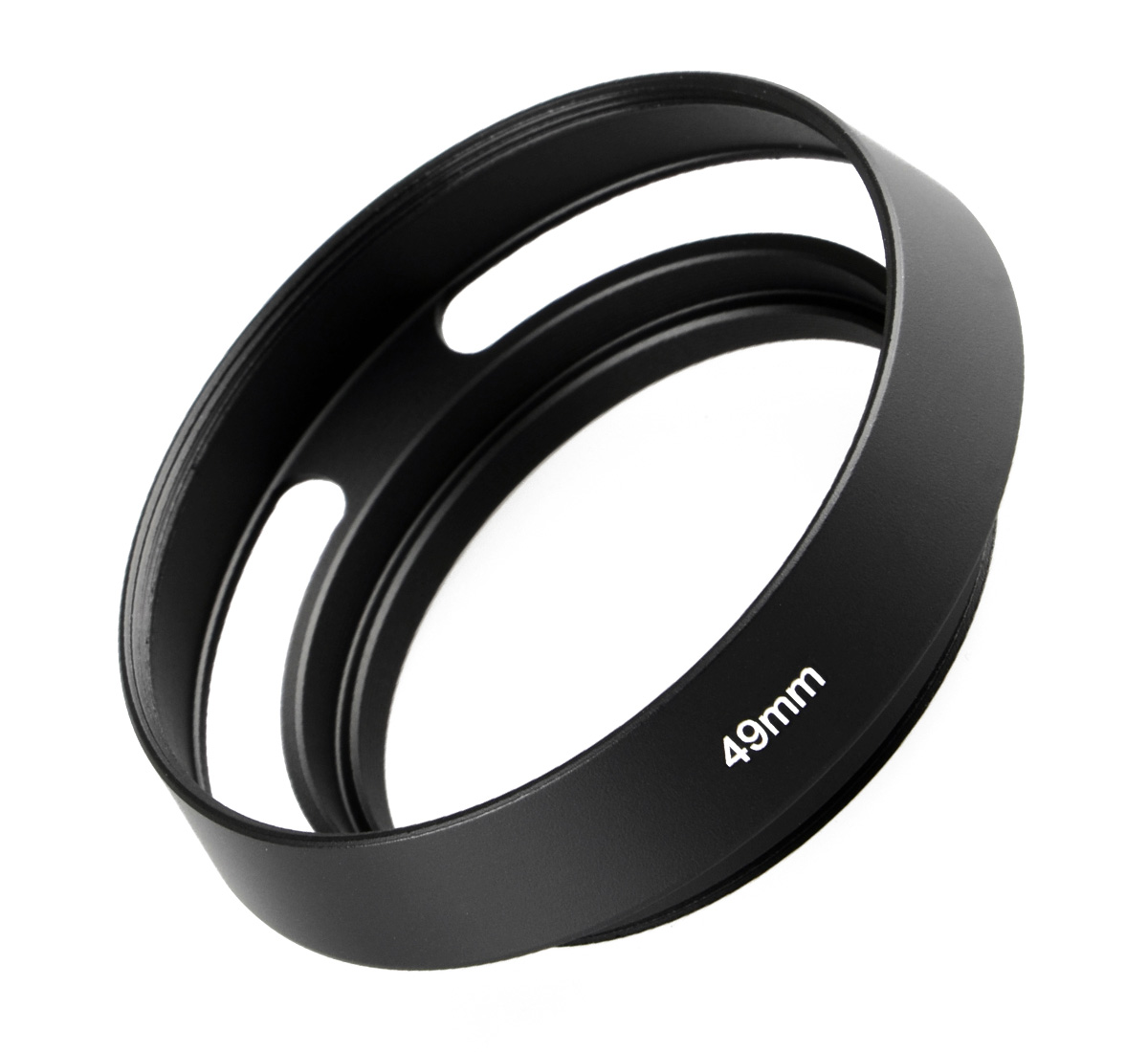 Schwarzer 49mm Objektivfilteradapter mit Schlitzen, auf weißem Hintergrund.