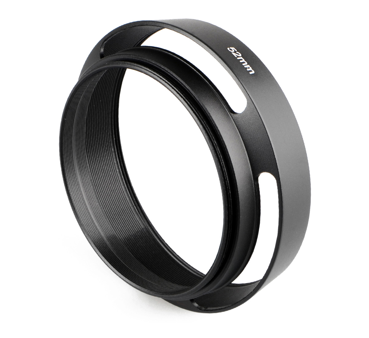 Ein schwarzer, metallischer 52mm Objektiv-Gegenlichtblendenring mit Schlitzen.