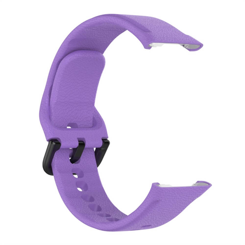 Un bracelet de montre violet avec perforations et fermoirs noirs.