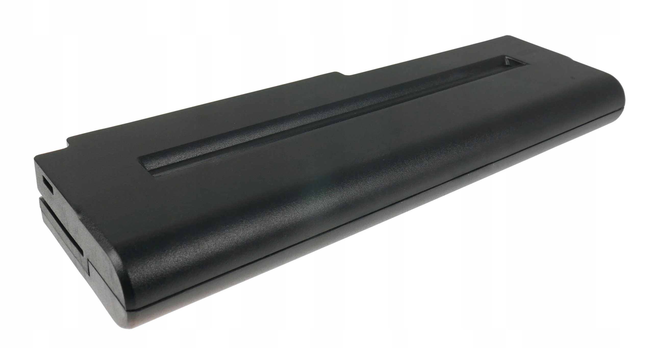 Czarna, prostokątna bateria z wycięciem u góry, na białym tle.