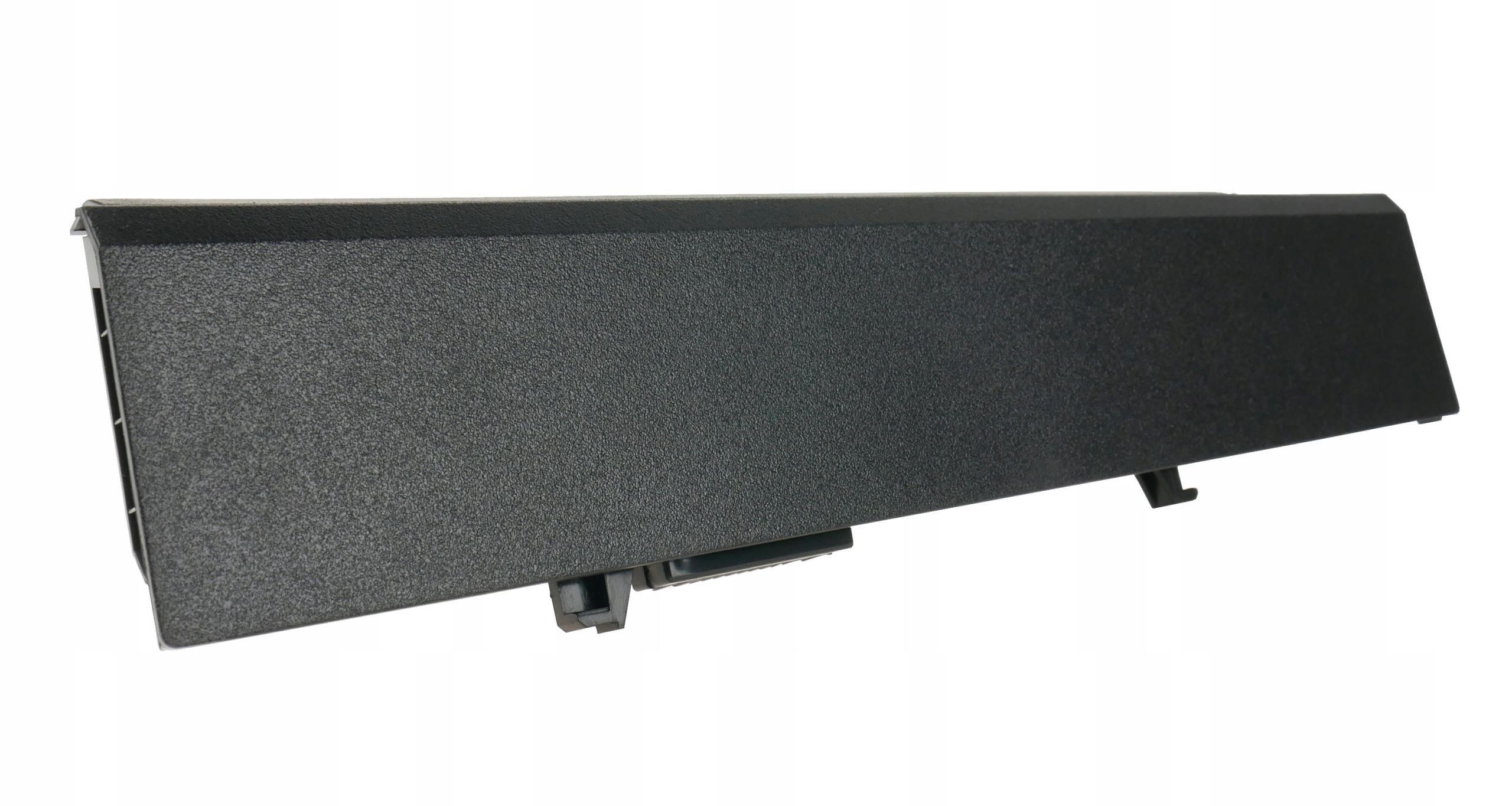 Czarna, prostokątna bateria do laptopa z zatrzaskami na dolnej krawędzi.