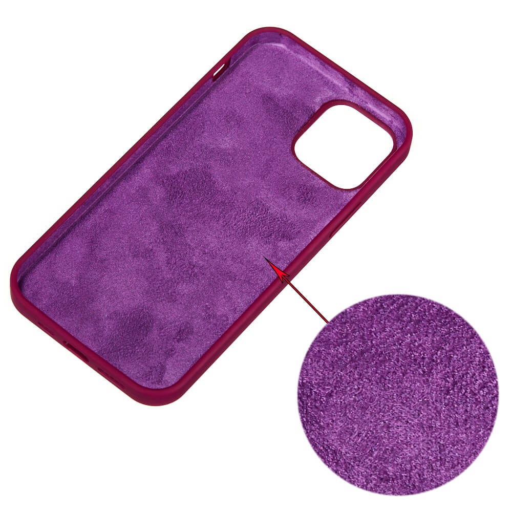Cover viola per telefono con fodera vellutata. Primo piano mostra la texture.