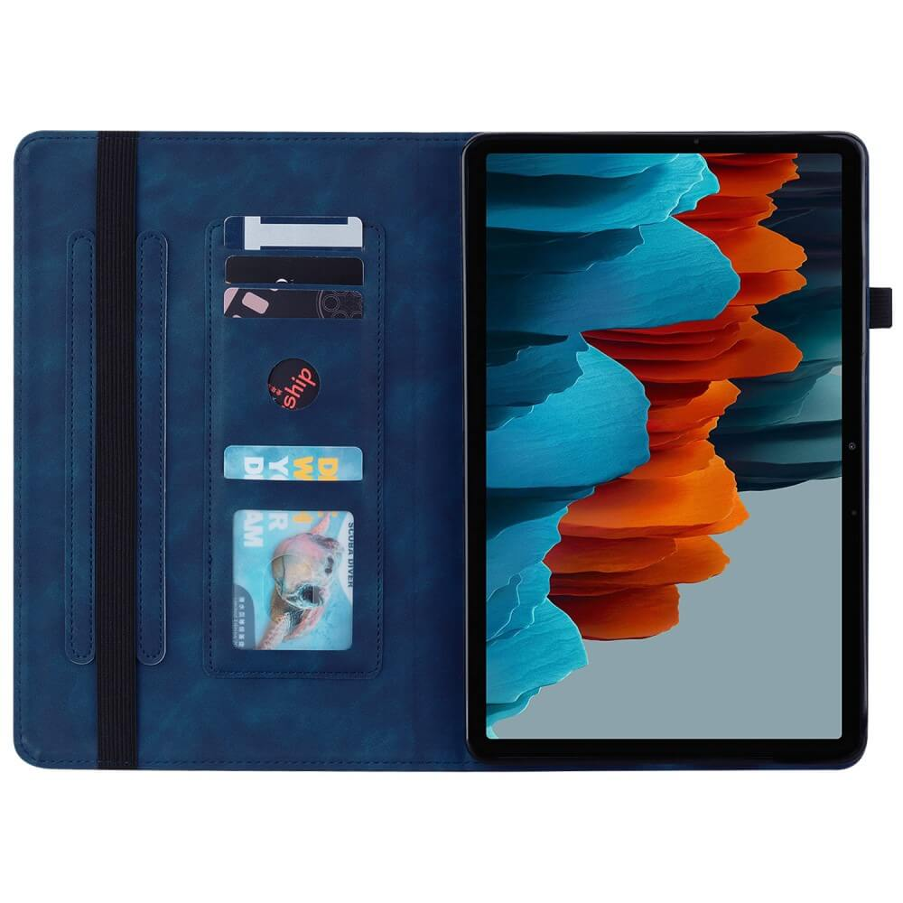 Ein blaues Tablet in einer Hülle mit Kartenfächern und abstraktem Hintergrund.