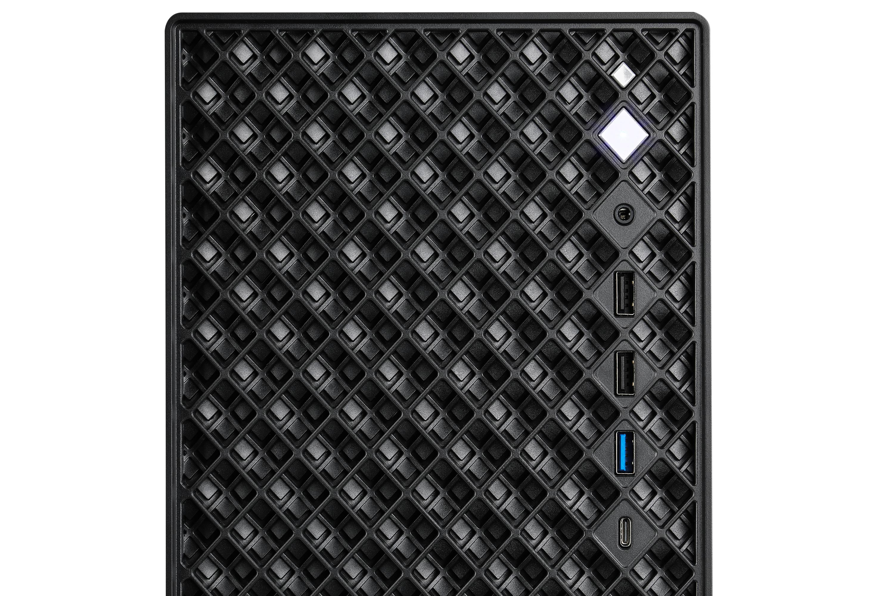 Boîtier noir à motif losange, ports USB et un losange lumineux.