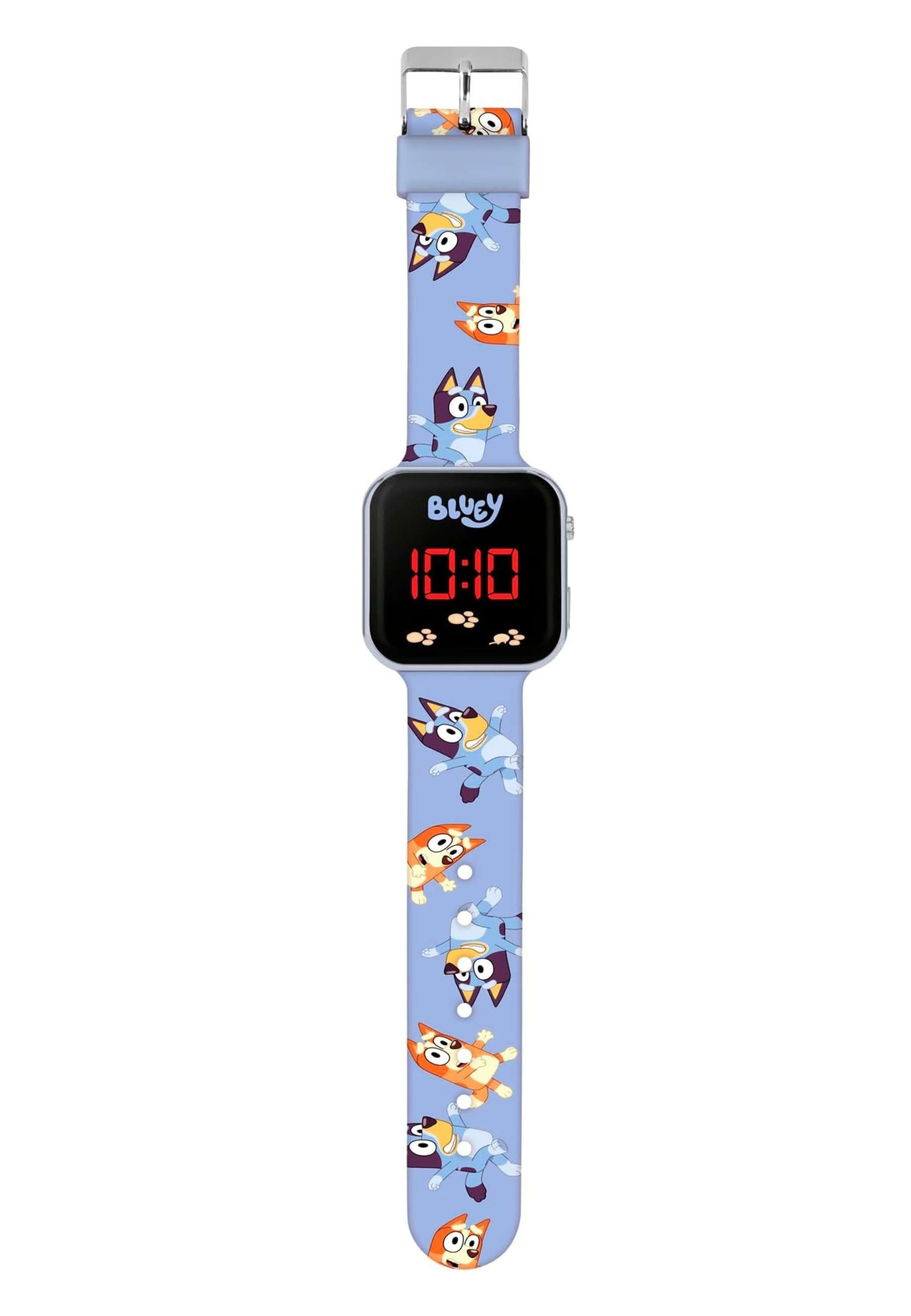 Eine hellblaue Uhr mit Bluey-Motiv und digitaler Zeitanzeige 10:10.