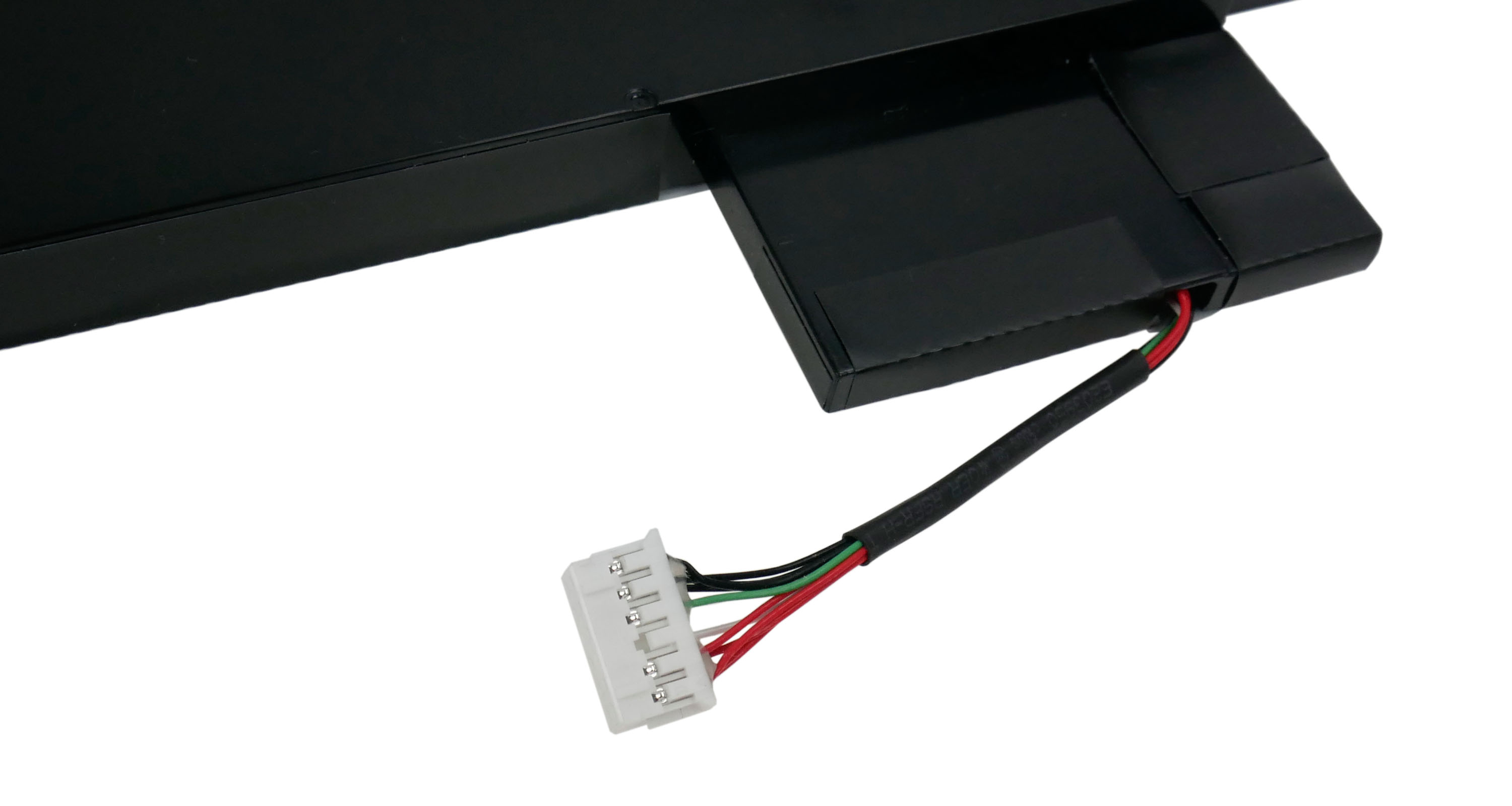 Czarny akumulator z białym złączem i czterema kolorowymi przewodami.