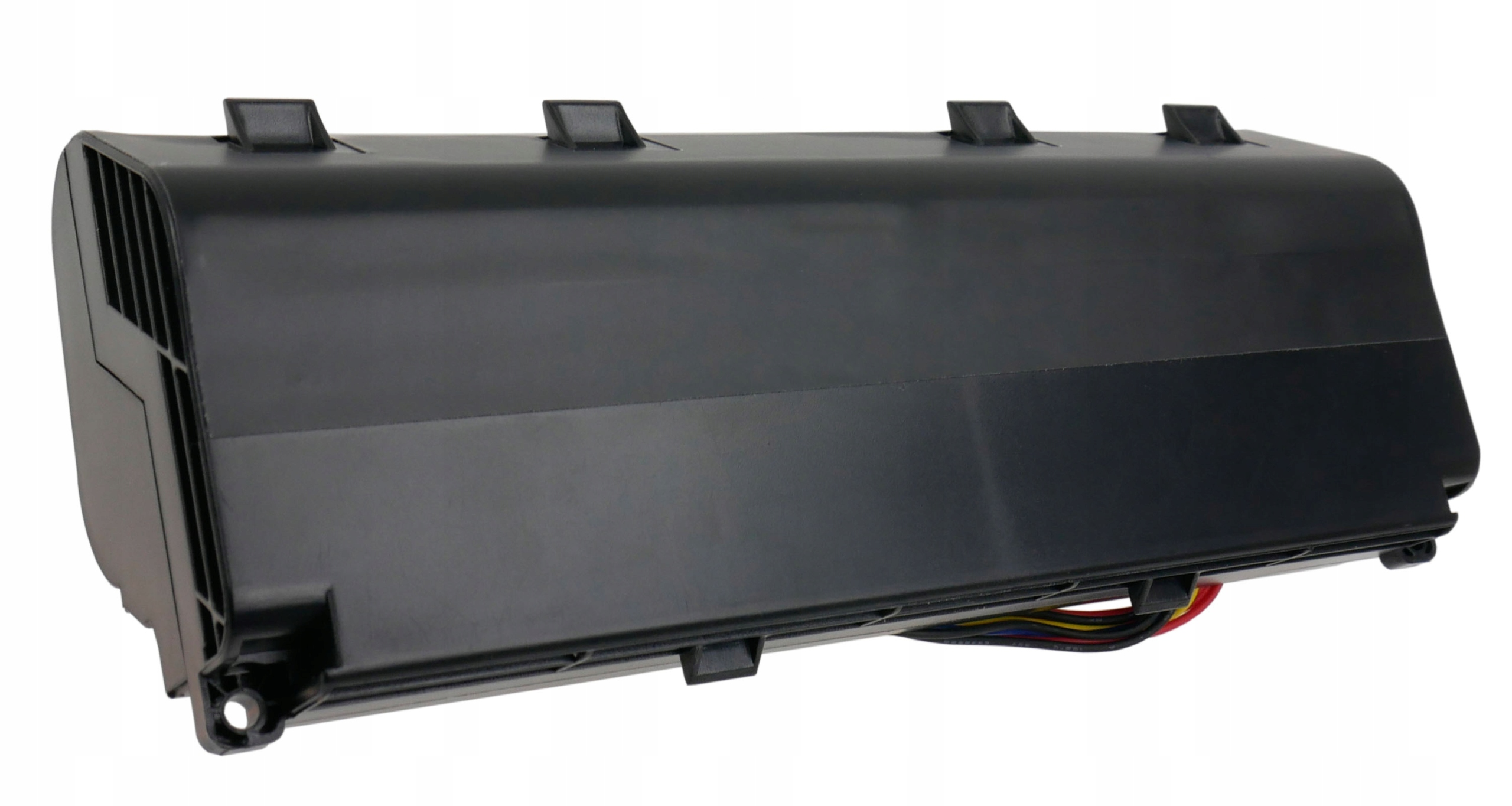 Czarna obudowa z otworami wentylacyjnymi, klipsami i przewodami.