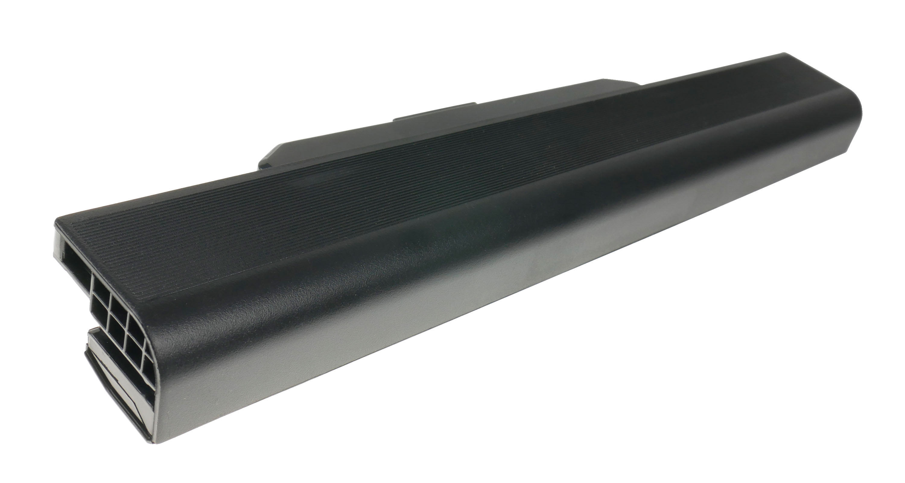 Czarna bateria do laptopa z prążkowaną powierzchnią i otworami wentylacyjnymi.