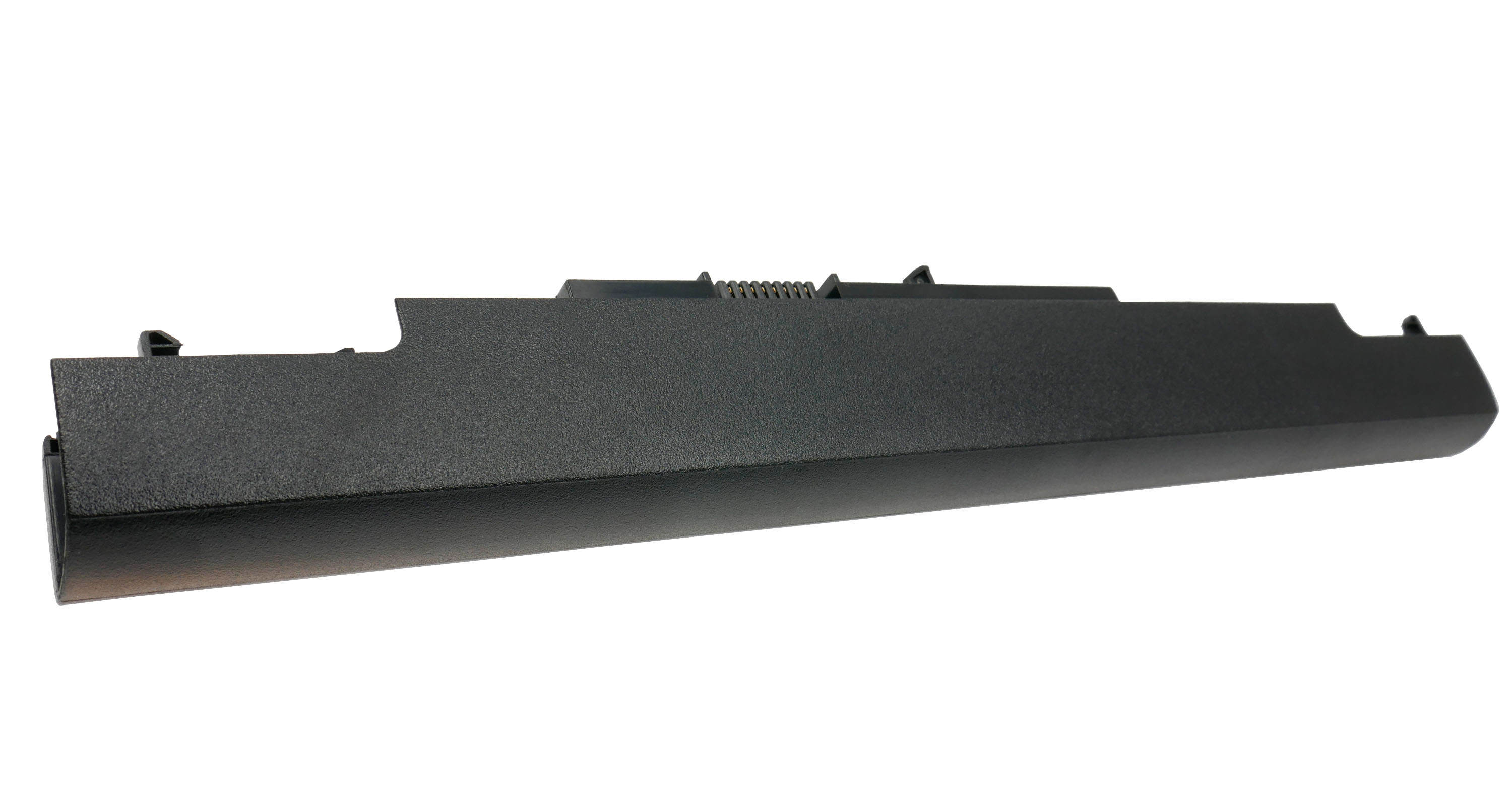 Czarna, teksturowana bateria do laptopa ze złączami na białym tle.