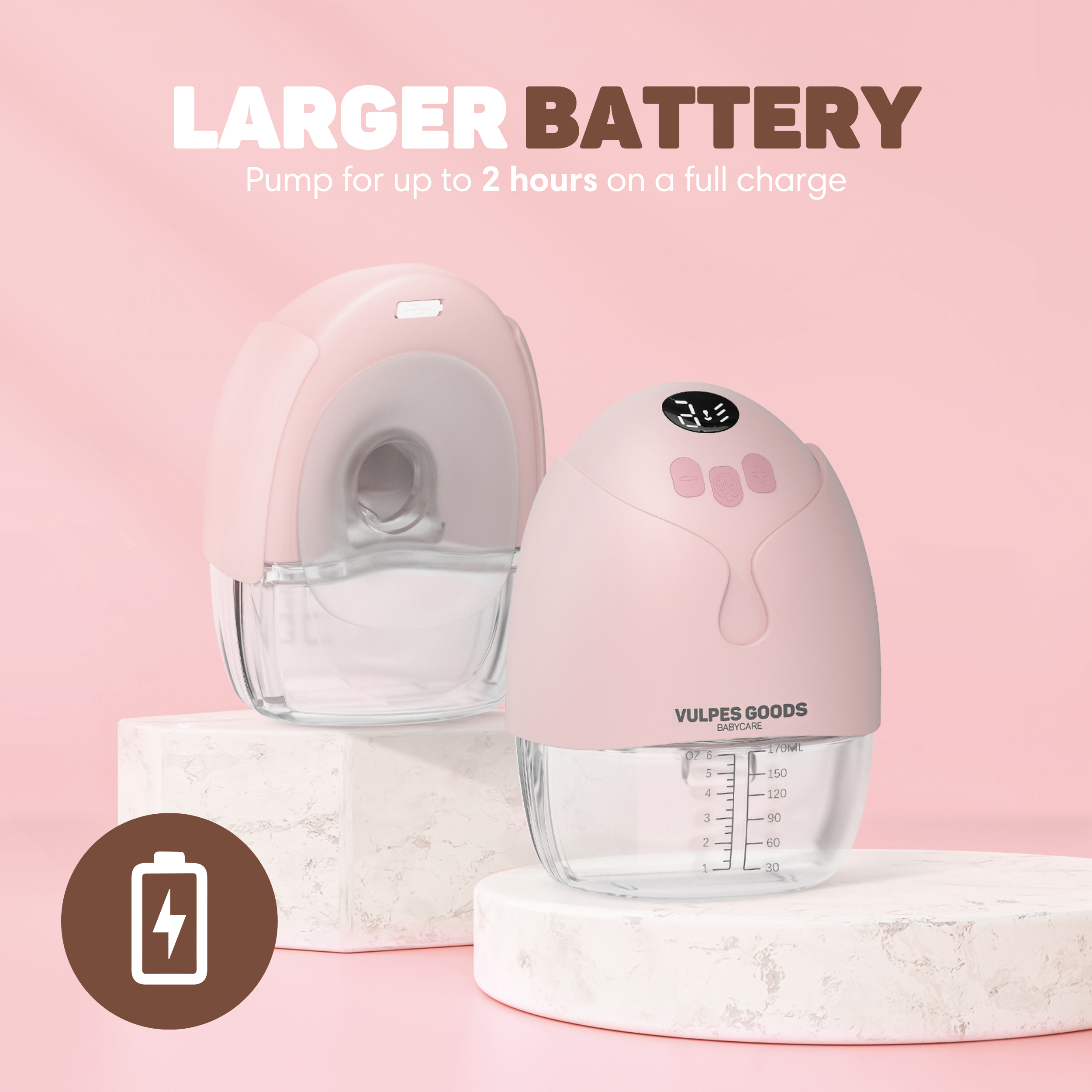 Twee roze borstkolven op sokkels, één met digitaal display en batterij-icoon.