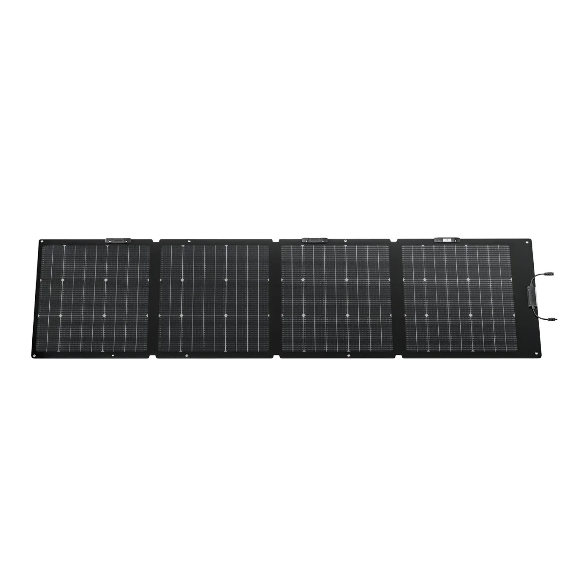 Panel solar plegable negro de cuatro segmentos sobre fondo blanco.