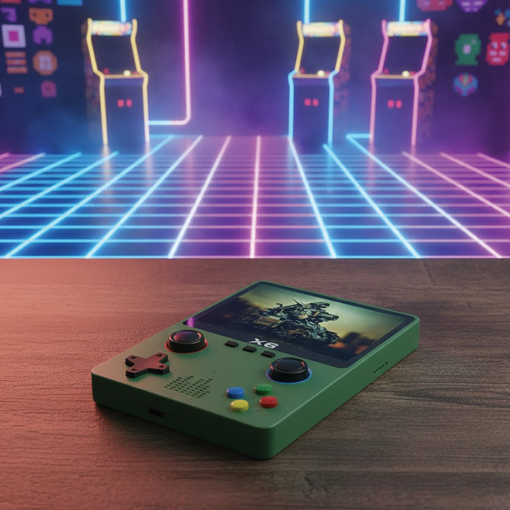 Neon atari kabineleri ve ışıklı ızgara zemini önünde yeşil elde taşınan oyuncu.