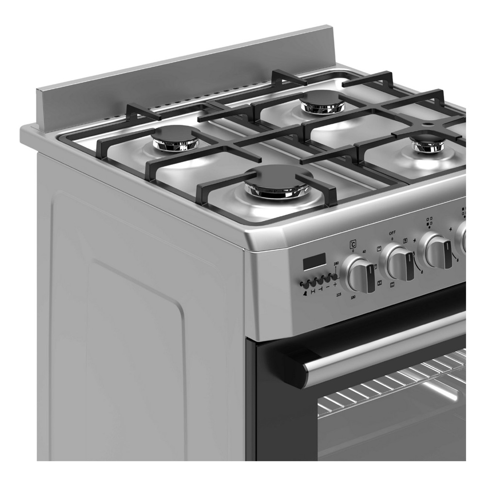 Une cuisinière à gaz argentée avec quatre brûleurs et un four à poignée chromée.