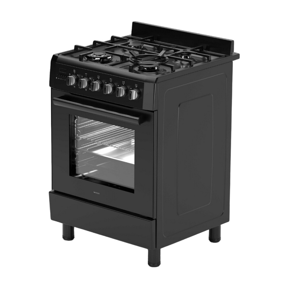 Een zwarte gasfornuis met vier branders, een oven en zilveren roosters.