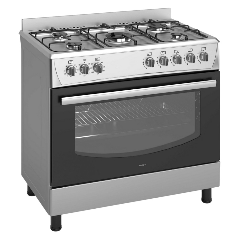 Een zilverkleurig gasfornuis met vier branders en een oven met glazen deur.