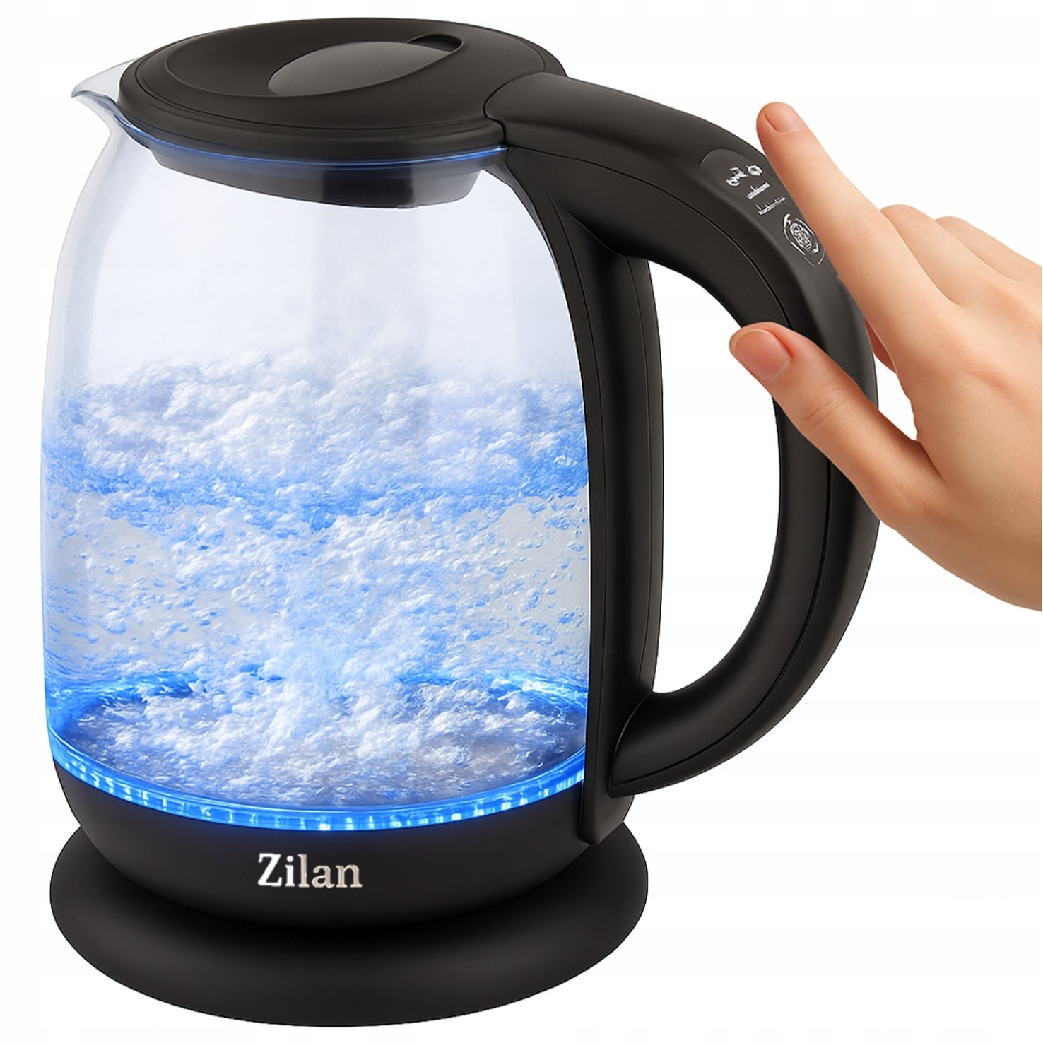 Osoba obsługuje przezroczysty czajnik gotujący wodę z niebieskim światłem.