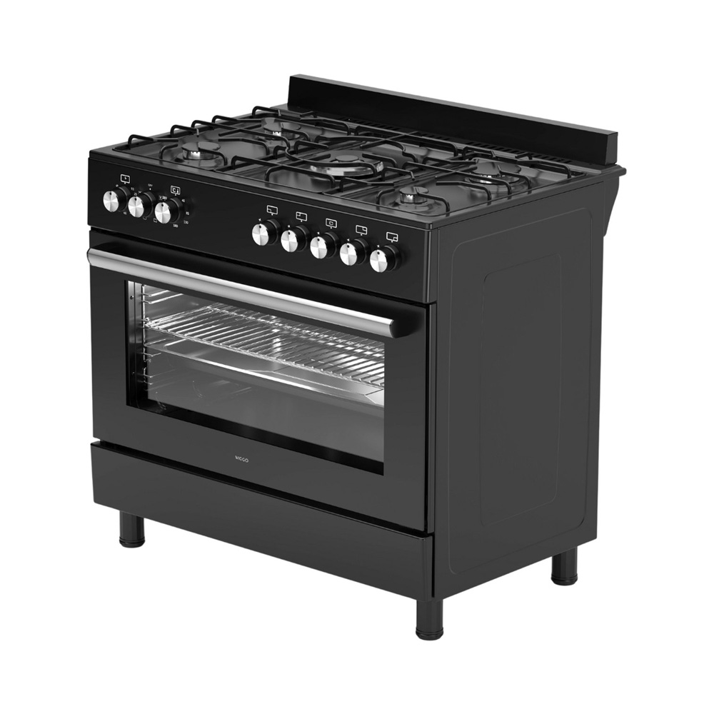 Zwarte gasfornuis met vier branders, ovendeur met glazen venster en zilveren handvat.