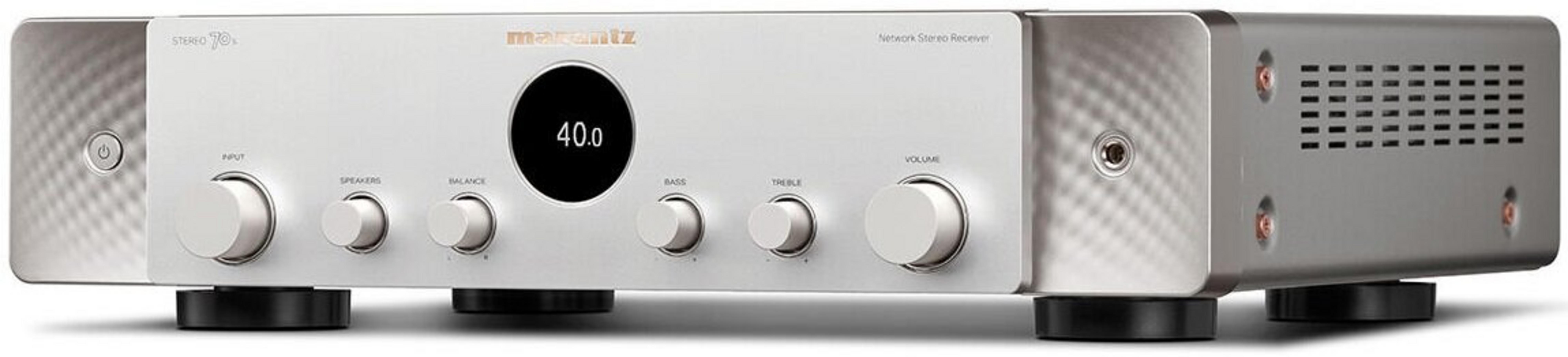 Srebrny odbiornik stereo Marantz z okrągłymi pokrętłami i czarnym wyświetlaczem.