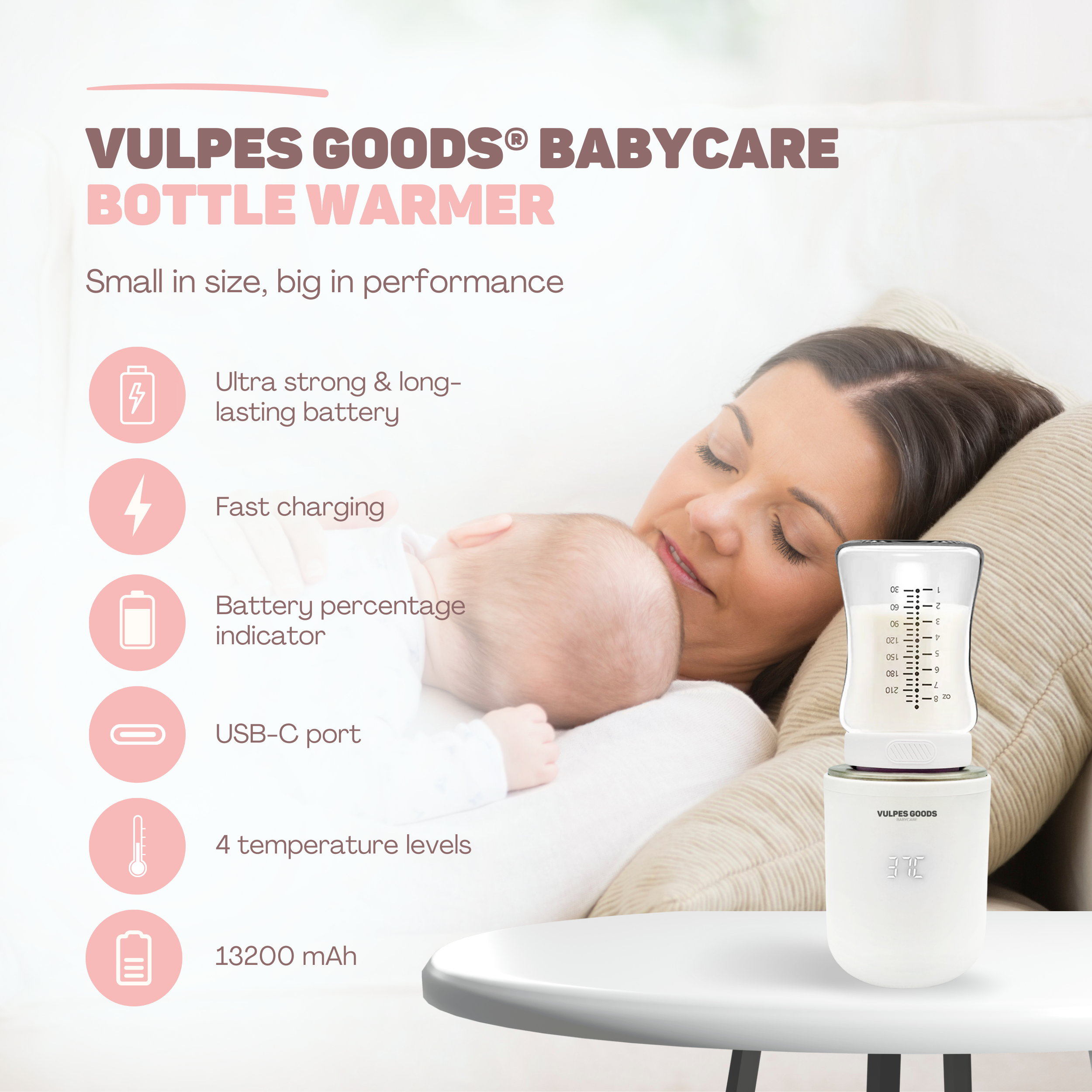 Een baby ligt op een deken, vastgehouden door een vrouw. Daarnaast een flessenwarmer.