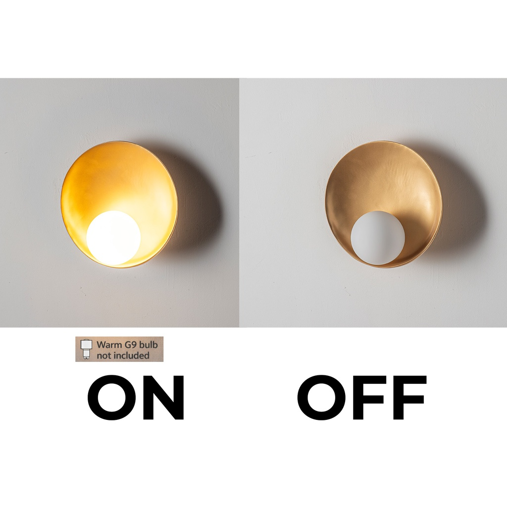 Lámpara de pared dorada con bombilla iluminada y apagada.