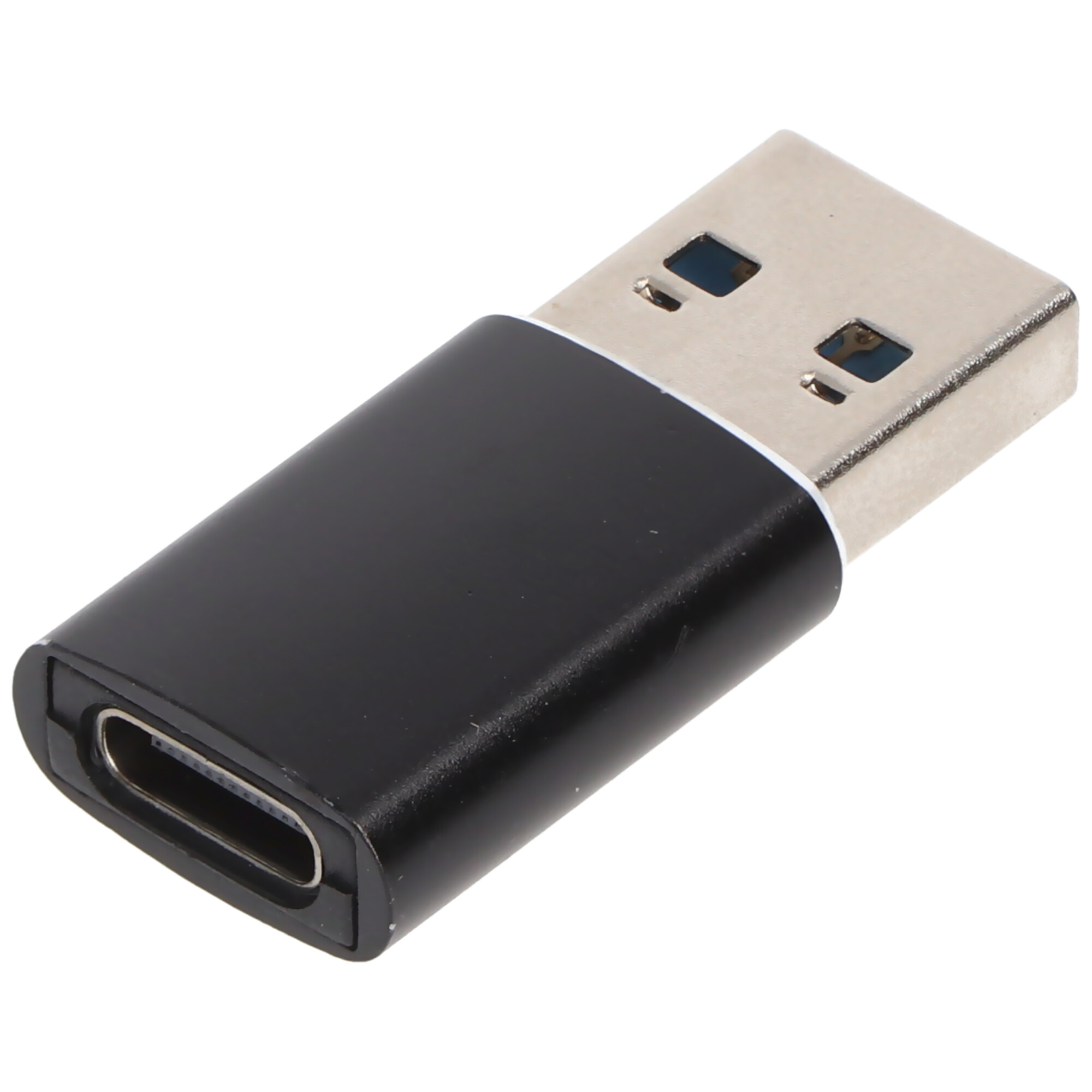 Een zwarte USB-C adapter met een zilveren USB-A connector.