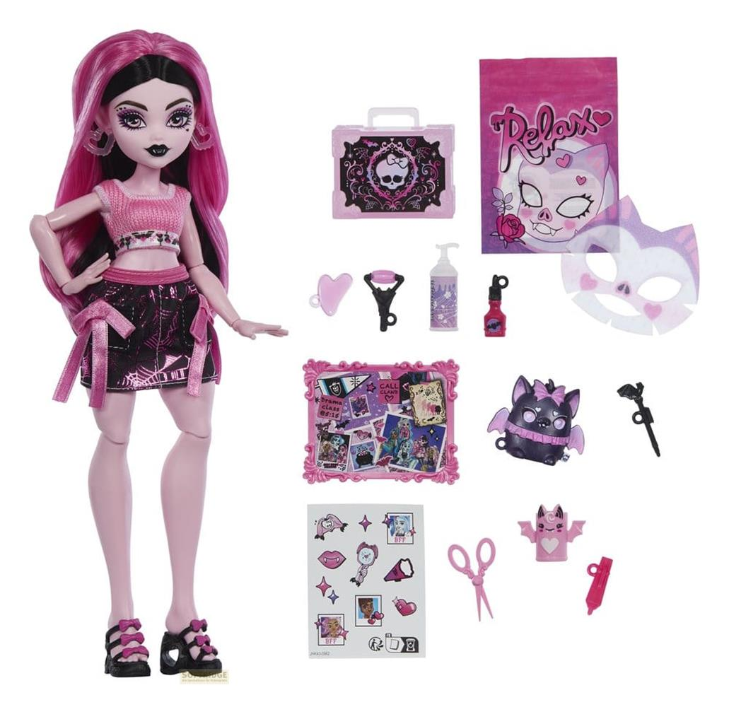 Eine Puppe mit langen pinken Haaren, pinkem Outfit und Accessoires wie Koffer, Tasche und Maske.