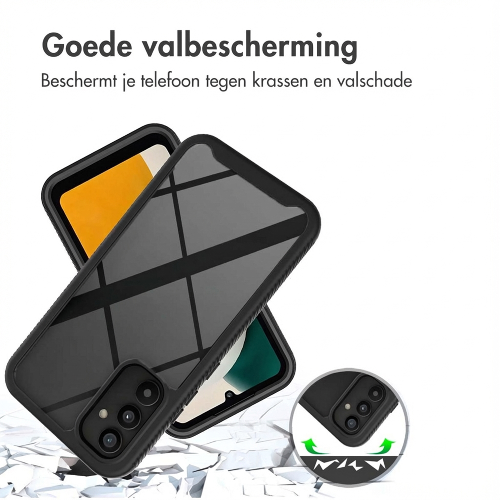 Coque de téléphone noire avec trois caméras sur fond blanc, morceaux brisés.