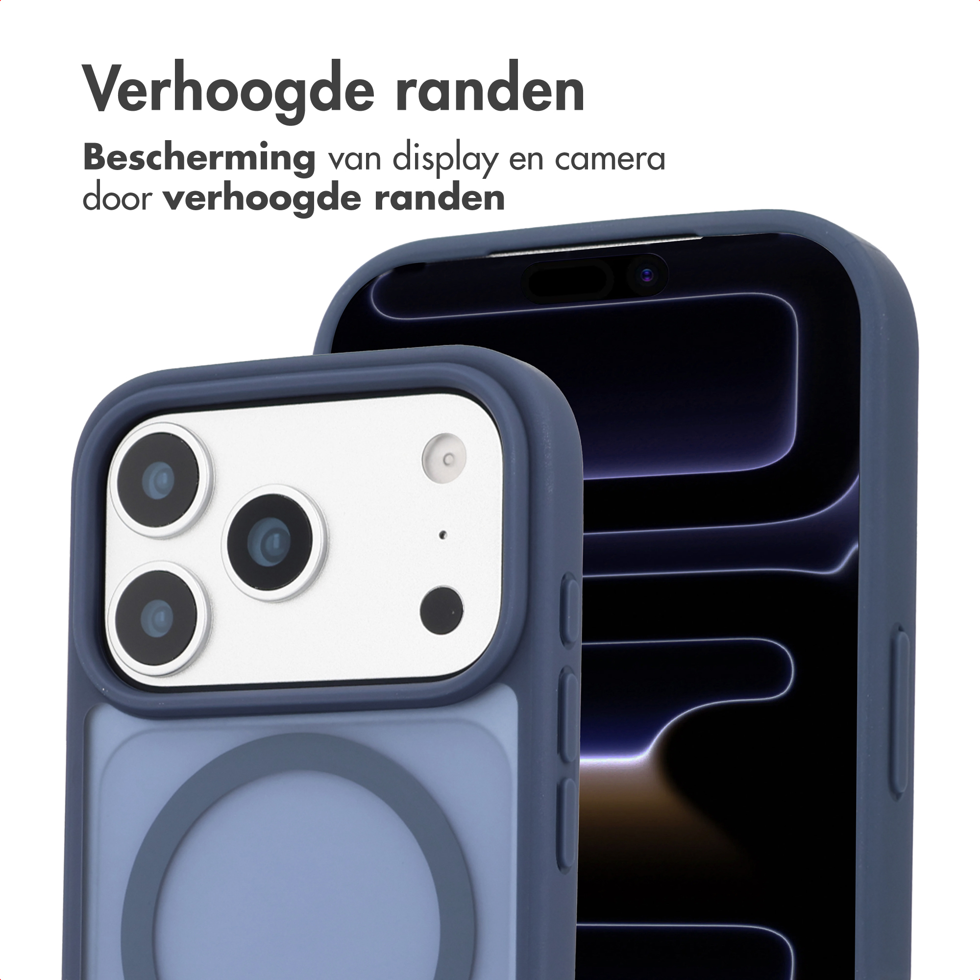 Een donkerblauwe telefoonhoes beschermt een smartphone met drie camera's.